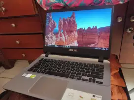 Laptop Asus VivoBook 14 i5 Gen 8