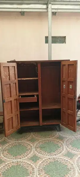 DIJUAL JATI LAMA LEMARI DAN KACA RIAS