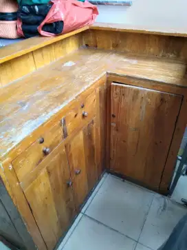 Meja usaha kayu
