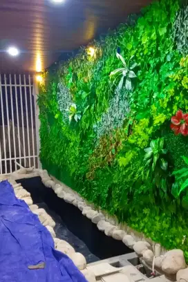 Jasa pemasangan taman dinding vertikal garden sintetis murah