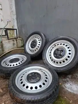 Velg kaleng R15