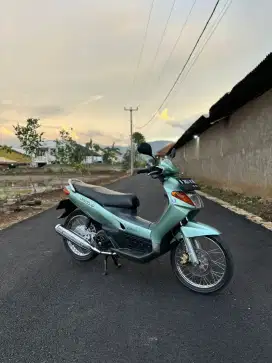 YAMAHA NOUVO 2002 HIJAU