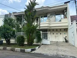 BUTUH CEPAT LAKU ! DIJUAL RUMAH DARMO BARU TERAWAT ROW JALAN KEMBAR
