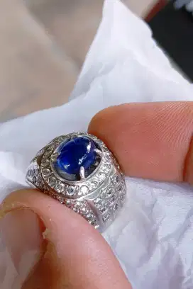 Royal blue deep blue safir Ceylon Srilanka memo