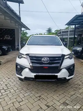 Toyota Fortuner (2020)