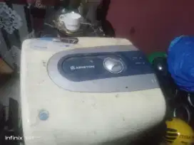Water Heater 15 L Merk Ariston & Ferroli