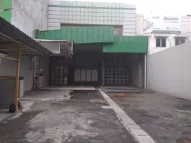 Disewakan Gedung Gudang di pinggir jalan Pondok bambu Duren sawit Jaka