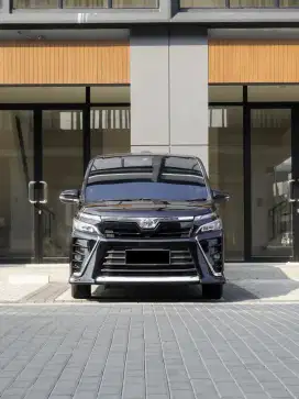 Toyota Voxy 2018