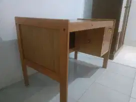 Meja Belajar Kayu Minimalis