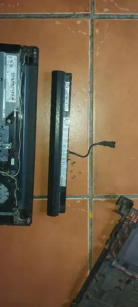 Baterai Laptop Lenovo 100 14ibd normal Belum TES