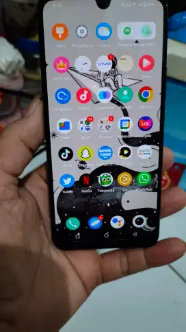 Vivo v21 5g fullset ram 8/128