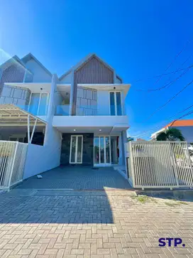 Rumah baru hoek  scandinavian di Manyar Tirtoyoso