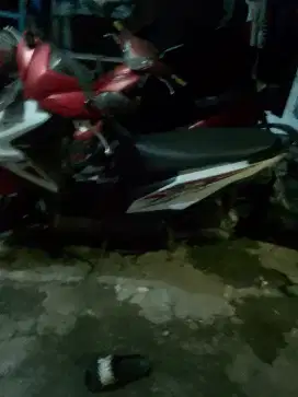 Di jual motor Honda Beat tahun 2015