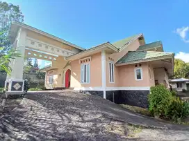 Dijual Rumah Jl Pertamina. Kolongan satu. Tomohon