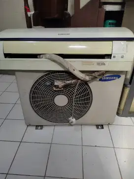AC Samsung Low watt 1/2 PK bekas