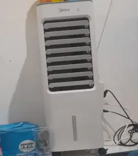 Midea Air Cooler 5 Liter AC100-18B