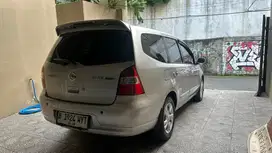Nissan Grand livina 2012 Bensin