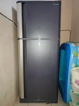 Kulkas 2 pintu Mitsubishi