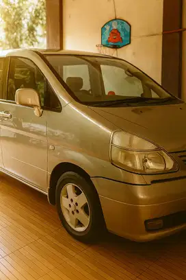 Dijual Nissan Serena HWS 2007 AT – Sliding Door Elektrik, Captain Seat