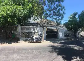 rumah tengah kota cocok dijadikan kantor cafe, kopitiam