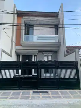 JUAL NEW GRES RUMAH NGINDEN INTAN DKT MANYAR,SMOLOWARU,KLAMPIS