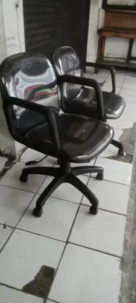 Kursi kantor setaf