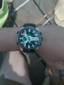 Marcluner wacth digital and analog