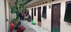 Rumah kos2x an 13 pintu + gudang