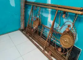 Dijual keranjang besi tempat tidur 2 tingkat