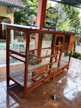 Kandang ayam kayu