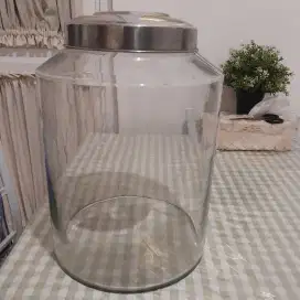 Toples Kaca Besar