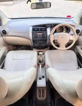Grand Livina 2010 1.5 XV Manual