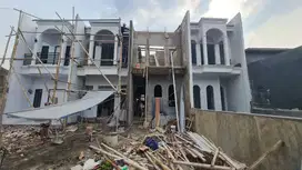 Rumah dijual Murah, Baru, 2 Lantai hanya 2KM Tol Jatiwaringin, BekasI