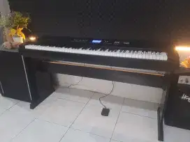 Digital piano YAMAHA DGX650B normal dan terawat.
