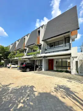 DIJUAL TOWNHOUSE RUMAH BARU MEWAH DI JAGAKARSA DEKAT CILANDAK KKO