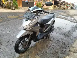 Honda Beat Deluxe New thn 2021 cw silver mesin bagus motor terawat
