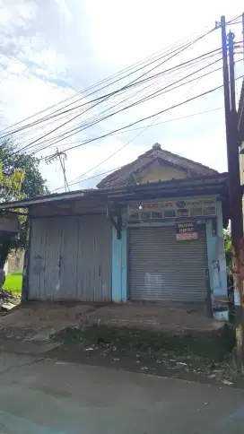 RUMAH BANGUNAN UNTUK USAHA DIPINGGIR JALAN