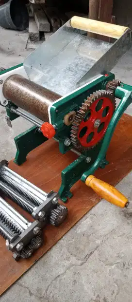 Alat gilingan mie manual matrik