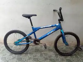 Bmx 20 terpedo , siap goes . Ttambah speda bisa jg