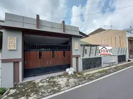 runah besar murah cocok buat kantor dan hunian dekat  gor manahan