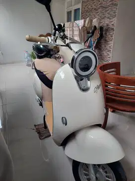 Sepeda listrik merk ofero magical 3 lit dengan tambahan baterai