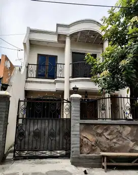 Murah Puolll, Banting Harga Rumah 2 Lantai Siap Huni Di Jagir Sido