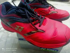 Sepatu badminton