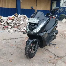 Honda pcx 160 cbs dp 1 juta