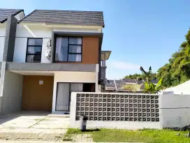 Perumahan Nirwana Hill Serpong, Cluster Hoya,
Blok H-i No. 1