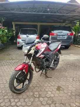 Honda CB 150R 2014 Merah Surat Lengkap Orisinil Siap Pakai