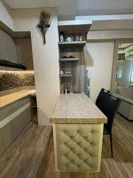DIJUAL APARTEMEN TANGLIN LANTAI 29 - BARU GRESS - FURNISHED - 2 BALKON