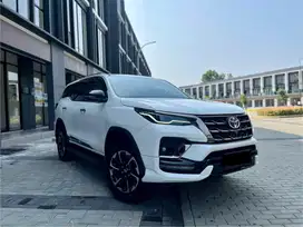 (KM 26 RIBU) Toyota Fortuner VRZ GR 2.4 Putih 2021 LIKE NEW