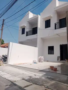 RUMAH KEREN SIAP HUNI DI KALISARI JAKARTA TIMUR