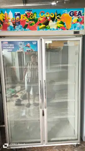 Showcase 2 door